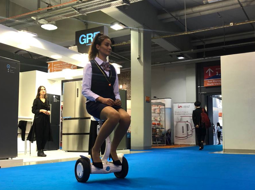 Airwheel S8 self balancing electric scooter